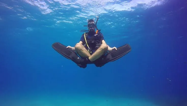 Peak Performance Buoyancy course at The Wave Diving Center — photo 7