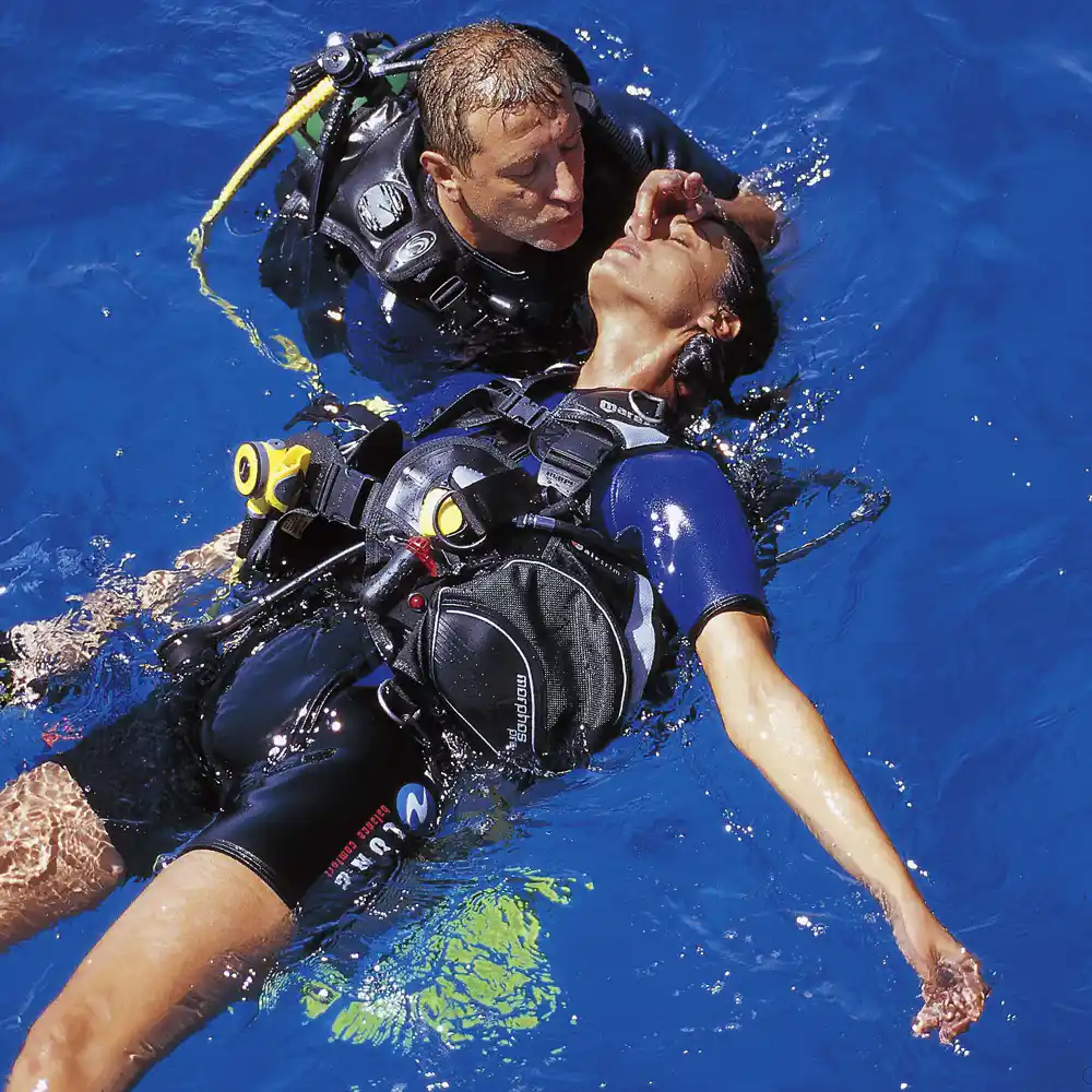 PADI Rescue Diver course at The Wave Diving Center — photo 2