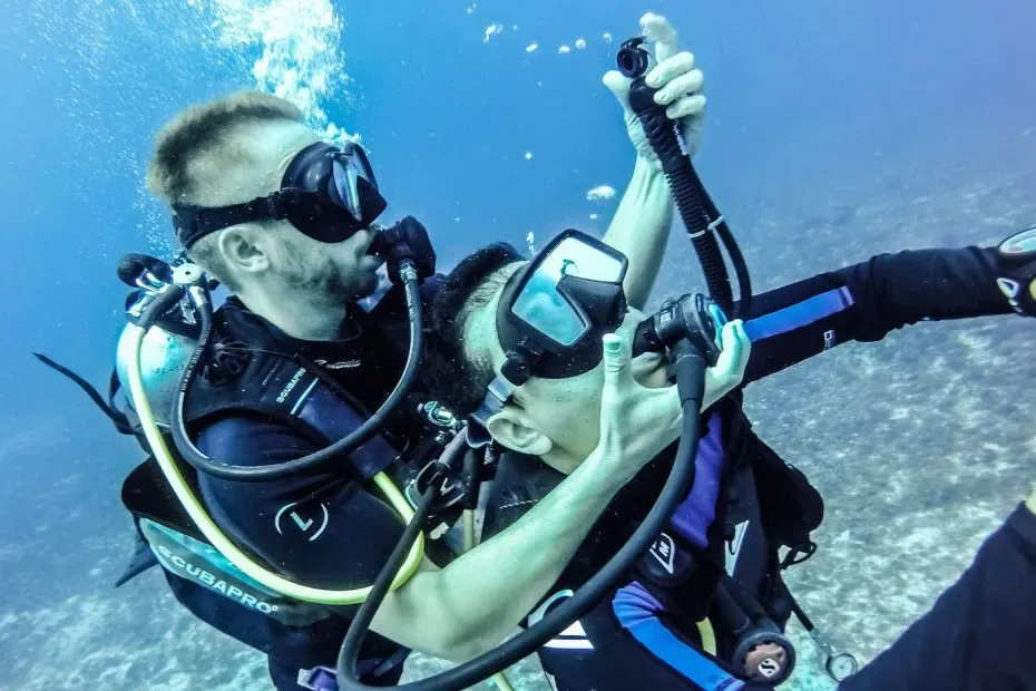 PADI Rescue Diver course at The Wave Diving Center — photo 4