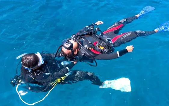 PADI Rescue Diver course at The Wave Diving Center — photo 6